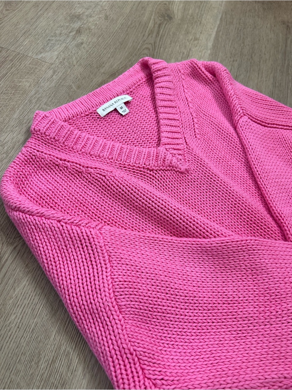 Banana Republic 100% Cotton Pink Textured Heavy Knit V - Neck Pullover Sweater